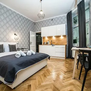 cracovia-wawel-apartments.krakowhotelspoland.com/